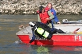 Feuerwehrtaucher bei der Nachsuche